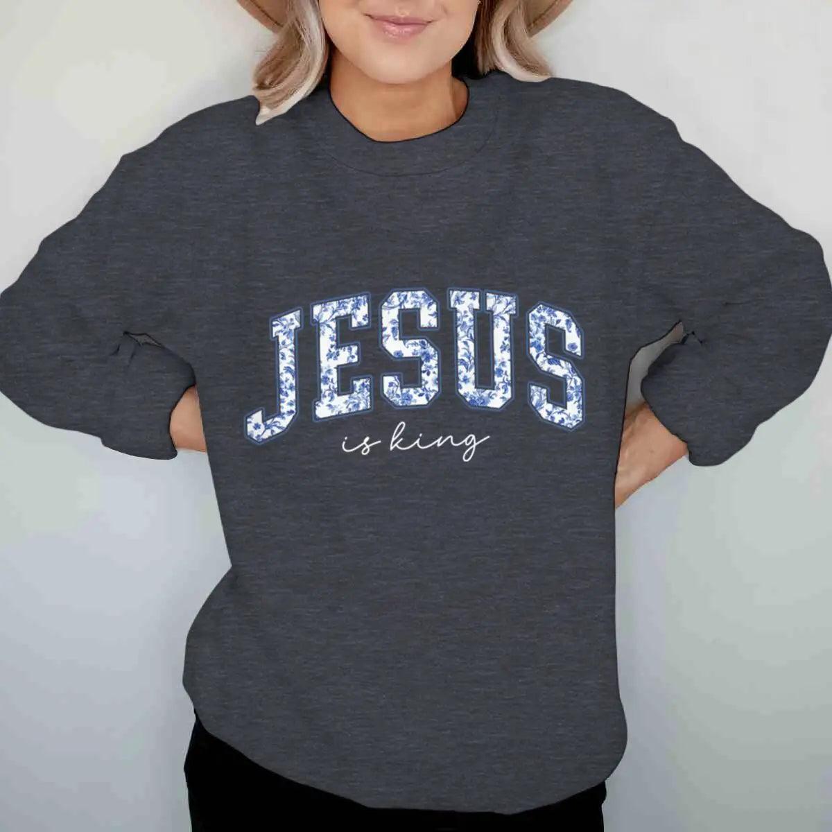 Christian Faith Long Sleeve Pullover Top Comfort Jesus Is King Sweatshirt Christians Blue Floral Jesus Design Women's Sweater