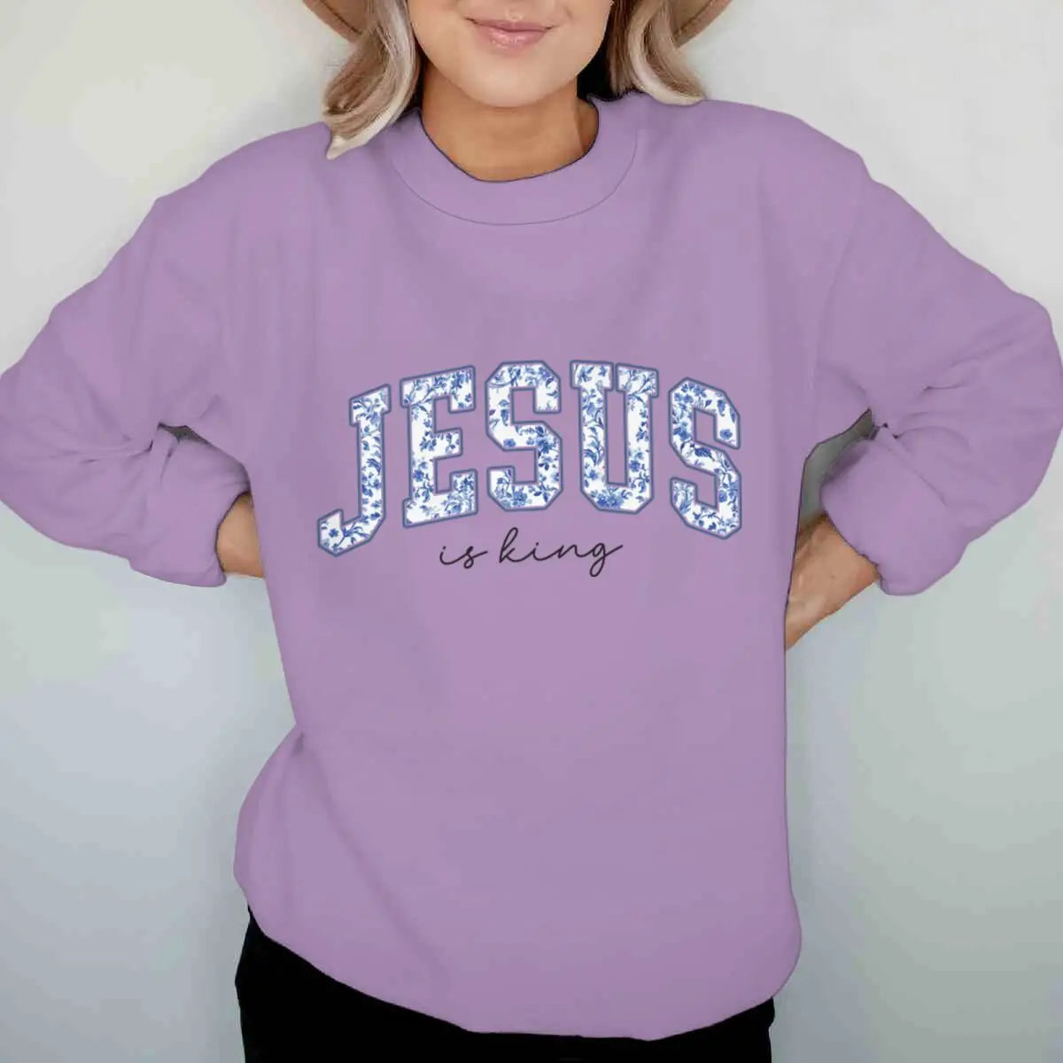 Christian Faith Long Sleeve Pullover Top Comfort Jesus Is King Sweatshirt Christians Blue Floral Jesus Design Women's Sweater